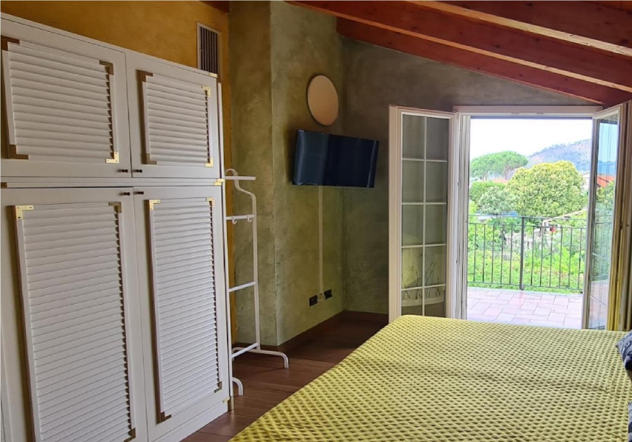 La Terrazza Sui Limoni: Nature Retreat with Beach and Adventure Access Cisano sul Neva Exterior photo